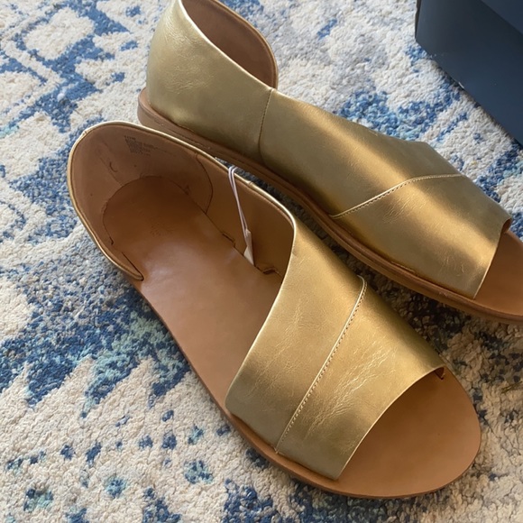 Gold Sandals - Picture 2 of 6